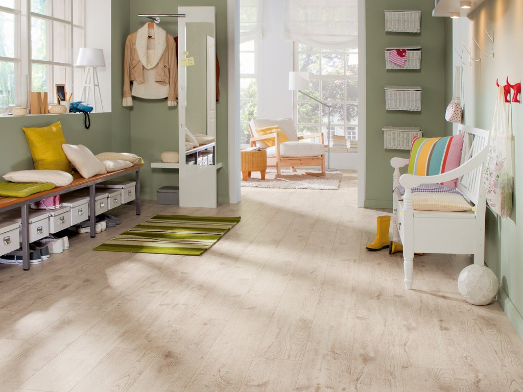 Ламинат Haro Tritty 100 дуб юрский белый 526666 фото в интерьере Ламинат Haro Tritty 100 дуб юрский белый 526666 фото в интерьере